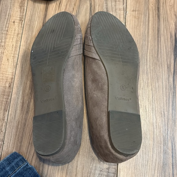 Veittes - Picture 2 of 3